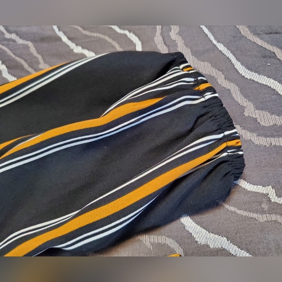 Forever 21 Black and Yellow cropped tie waist bell sleeve top - Picture 7 of 7